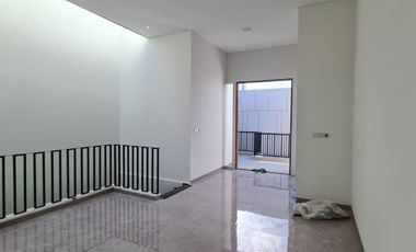 Dijual Rumah Baru Gress 2 Lantai Manyar Kertoadi