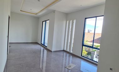 Dijual Rumah Baru Gress 2 Lantai Manyar Kertoadi