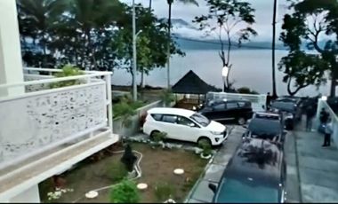 HOTEL VIEW PANTAI DAN GUNUNG SEMINUNG DI BANDING AGUNG