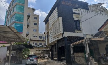 Dijual rumah cantik 3 lantai dlm komplek Citra Bukit Lestari