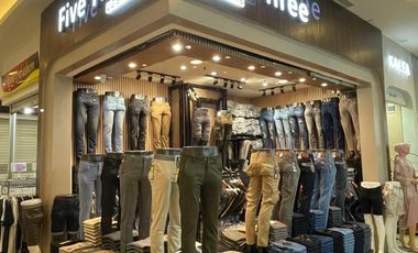 Sewa toko kios baju lantai UG eskalator tangcity mall kota tangerang
