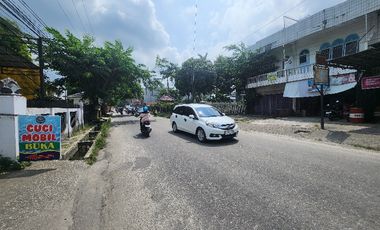 Car Wash, Doorsmer di pusat Kota Pekanbaru.