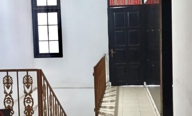 RUMAH CANTIK NYAMAN 2.5 LANTAI SARIJADI BANDUNG SHM