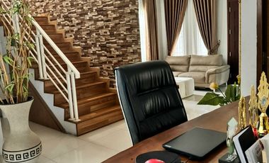 Dijual Rumah Mewah 360/475 + Kolam renang di Kenten Palembang