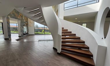 Se vende casa campestre en el exclusivo conjunto Casa de Campo, La Calera