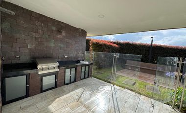 Se vende casa campestre en el exclusivo conjunto Casa de Campo, La Calera