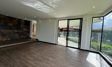 Se vende casa campestre en el exclusivo conjunto Casa de Campo, La Calera