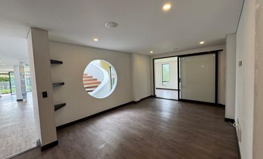 Se vende casa campestre en el exclusivo conjunto Casa de Campo, La Calera