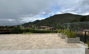 Se vende casa campestre en el exclusivo conjunto Casa de Campo, La Calera