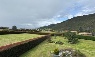 Se vende casa campestre en el exclusivo conjunto Casa de Campo, La Calera