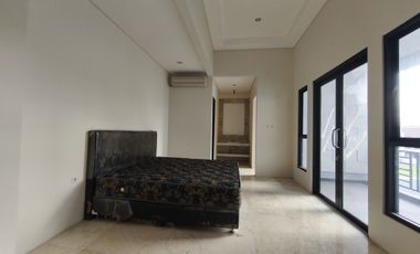 Disewakan Rumah Cluster Vassa Lake Lippo Cikarang