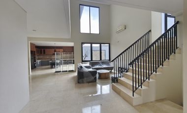 Disewakan Rumah Cluster Vassa Lake Lippo Cikarang