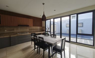 Disewakan Rumah Cluster Vassa Lake Lippo Cikarang