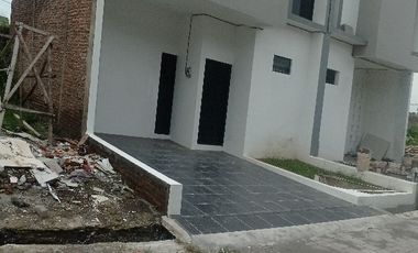 RUMAH 2 LANTAI MAYANG GENTAN SOLO