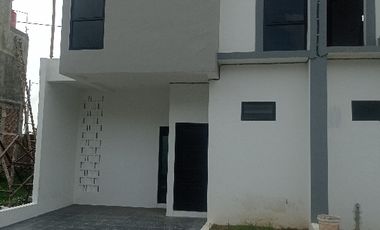 RUMAH 2 LANTAI MAYANG GENTAN SOLO
