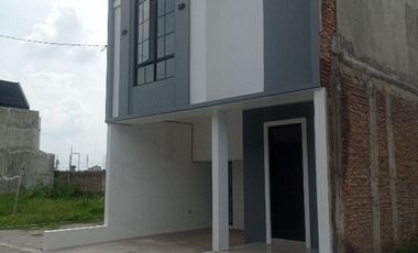 RUMAH 2 LANTAI MAYANG GENTAN SOLO