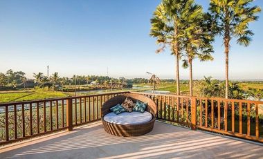 Villa Mewah View Sawah, Pool & Furnished di Kedungu Bali