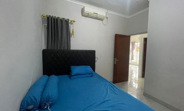 DIJUAL RUMAH TENGAH KOTA BERNUANSA MINIMALIS  LOKASI DALAM PERUMAHAN