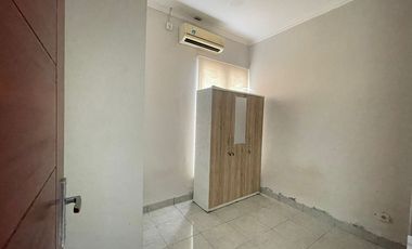 DIJUAL RUMAH TENGAH KOTA BERNUANSA MINIMALIS  LOKASI DALAM PERUMAHAN