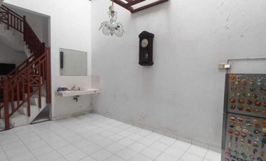 Rumah Klasik Tengah kota Manahan Banjarsari Solo