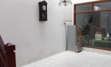 Rumah Klasik Tengah kota Manahan Banjarsari Solo