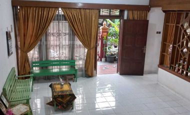 Rumah Klasik Tengah kota Manahan Banjarsari Solo