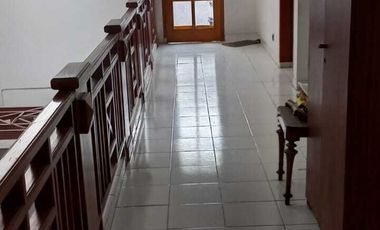 Rumah Klasik Tengah kota Manahan Banjarsari Solo