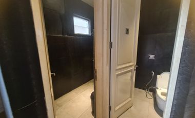 RUMAH EX KANTOR 2 LANTAI + BASEMENT EX KANTOR KEBAYORAN BARU PARKIR LU