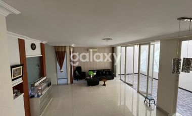 Rumah Sangat Terawat Di Long Beach Pakuwon City