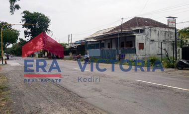 Disewakan Rumah Beserta 2 Toko Di Raya Kediri - Kertosono, Papar