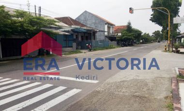 Disewakan Rumah Beserta 2 Toko Di Raya Kediri - Kertosono, Papar