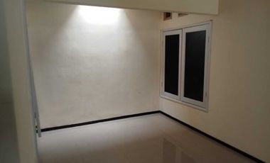 Disewakan rumah minimalis di mulyosari prima semi furnish