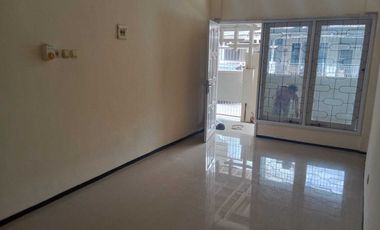 Disewakan rumah minimalis di mulyosari prima semi furnish