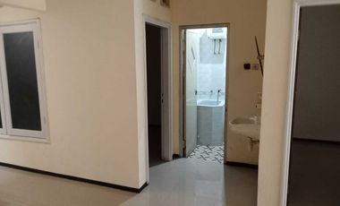 Disewakan rumah minimalis di mulyosari prima semi furnish