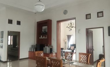 Rumah Mewah dekat Kampus harga Murah