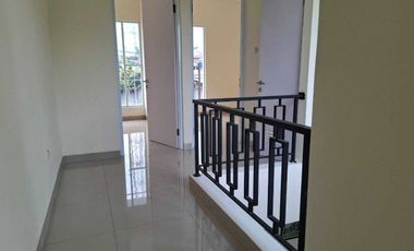 RUMAH 2 LANTAI SIAP HUNI  FASILITAS SMART HOME DAN CCTV FULL FURNISH