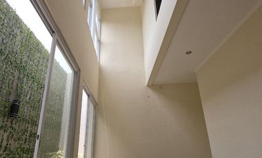 RUMAH 2 LANTAI SIAP HUNI  FASILITAS SMART HOME DAN CCTV FULL FURNISH