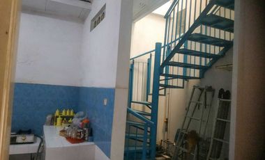 Rumah 1,5 Lantai di Kawasan Elite Solo Baru, Terawat Siap Huni