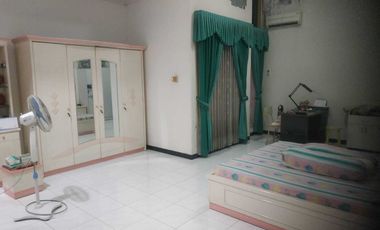 Rumah 1,5 Lantai di Kawasan Elite Solo Baru, Terawat Siap Huni