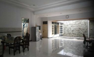 Rumah 1,5 Lantai di Kawasan Elite Solo Baru, Terawat Siap Huni