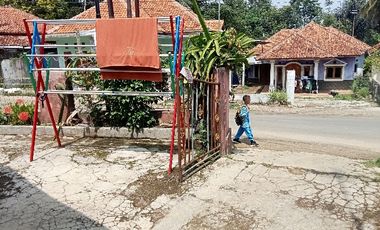 Rumah Siap Huni, Lt. 260 m, Lokasi strategis, Bojong, Pwk.