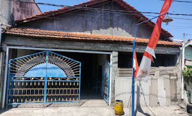 0744 - Dijual Rumah 2 Lantai 271m SHM di Buduran Sidoarjo