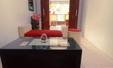 DIJUAL RUMAH FULLFURNISH TENGAH KOTA BERNUANSA MINIMALIS