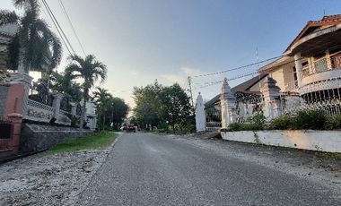 Rumah dekat Eka Hospital dan Mall SKA Pekanbaru, di lingkungan Mewah.