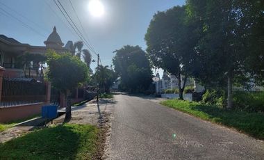 Rumah dekat Eka Hospital dan Mall SKA Pekanbaru, di lingkungan Mewah.