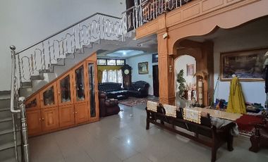 Rumah dekat Eka Hospital dan Mall SKA Pekanbaru, di lingkungan Mewah.