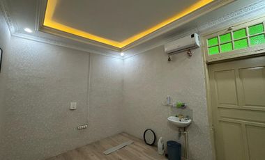 Rumah Tinggal 3 Lantai Lokasi Strategis dekat dengan Kawasan Bisnis