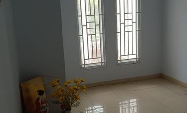 Rumah Siap Huni Dekat Statiun di Villa Bintaro Indah Ciputat  LH 11593