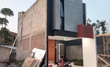 Rumah dijual Bandung 2 lantai type 70/99 3KT 3KM  Antapani Bandung