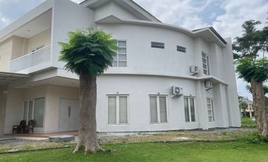 Disewakan Cepat Rumah Minimalis 2 Lt Pakuwon City Semi Furnish